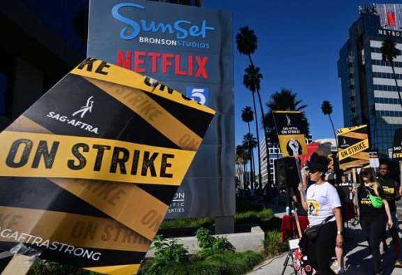 negoziazioni sciopero attori Hollywood riunione sindacale