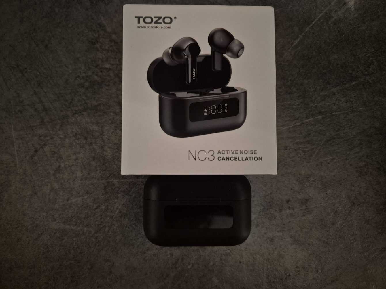 Confezione TOZO NC3 con auricolari e accessori inclusi